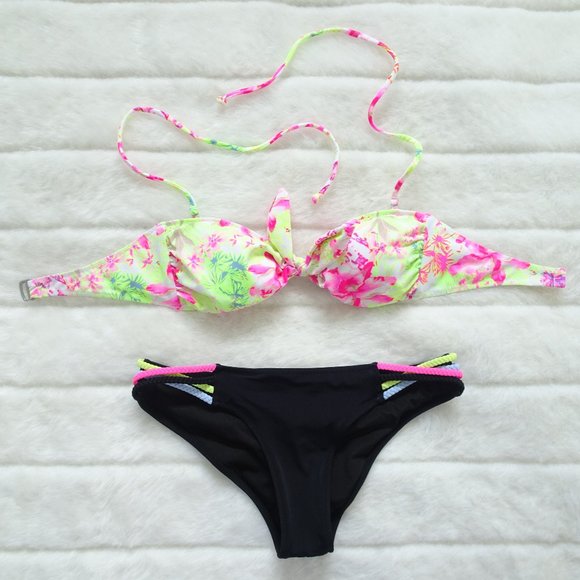 Victoria's Secret Other - 🌵 Victoria's Secret  2 Piece Bikini Size Small